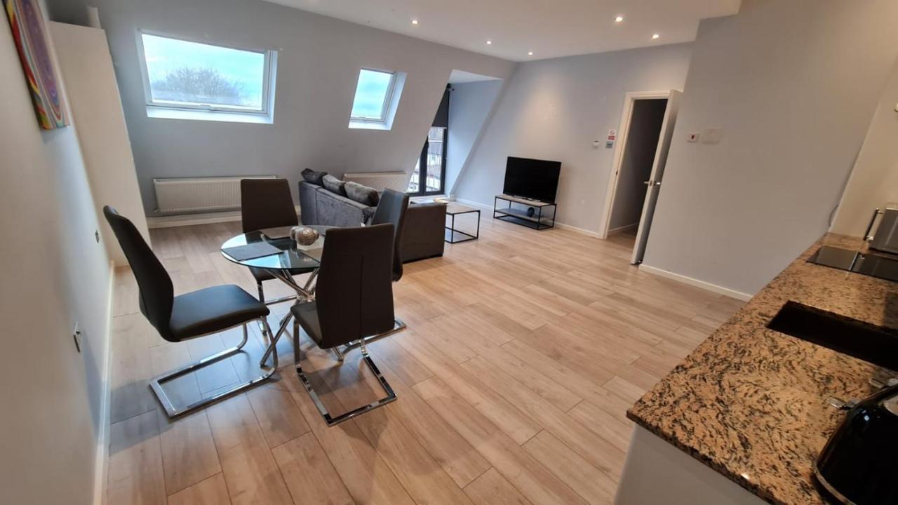 Zen Quality Flats: Cozy Heathrow * Hounslow