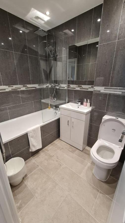 Apartment Zen Quality Flats: Cozy Heathrow Hounslow