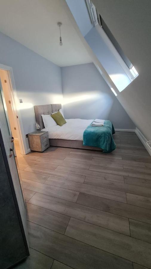 Zen Quality Flats: Cozy Heathrow Apartment *