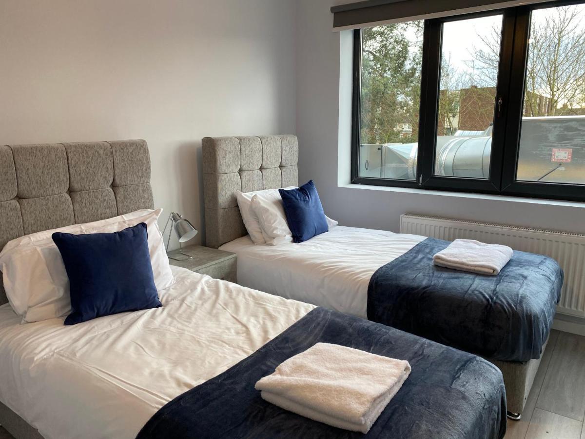 Zen Quality Flats: Cozy Heathrow Apartment Hounslow
