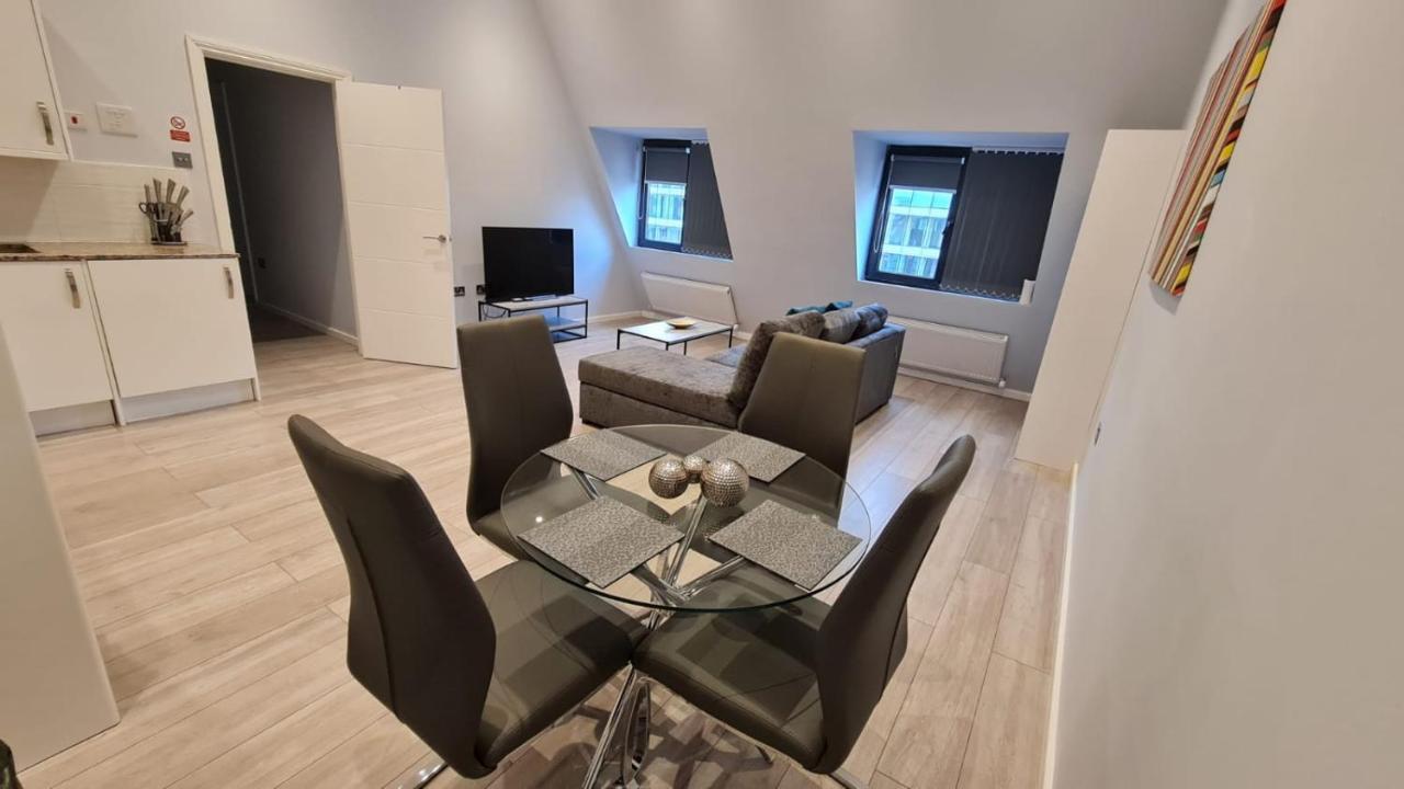 Zen Quality Flats: Cozy Heathrow Apartment Hounslow