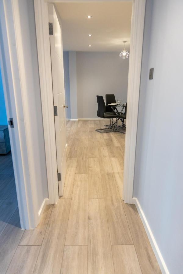 Zen Quality Flats: Cozy Heathrow Hounslow