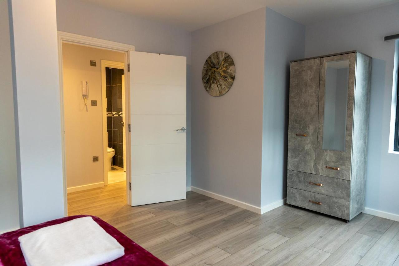 Zen Quality Flats: Cozy Heathrow * Hounslow